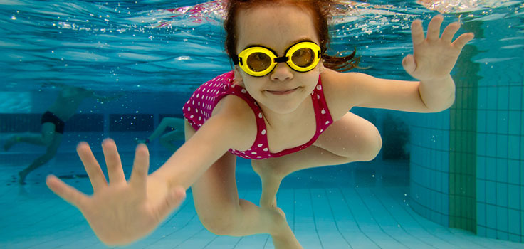 little-girl-swimming-pool